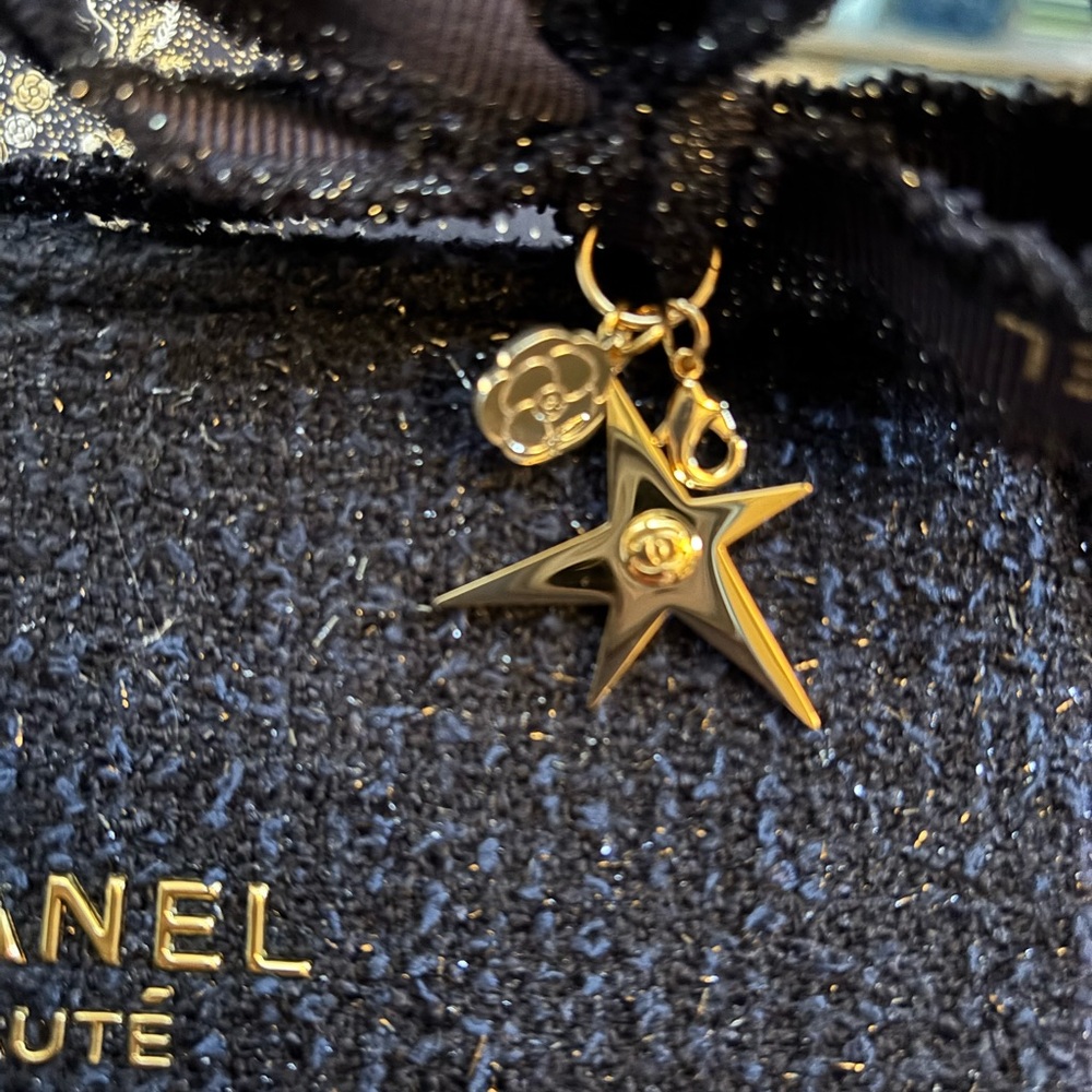 Chanel Beauté Elegant navy Cosmetic Bag NEW FULL SIZE MASCARA ($40 ret) 3 CHARM - Picture 2 of 5